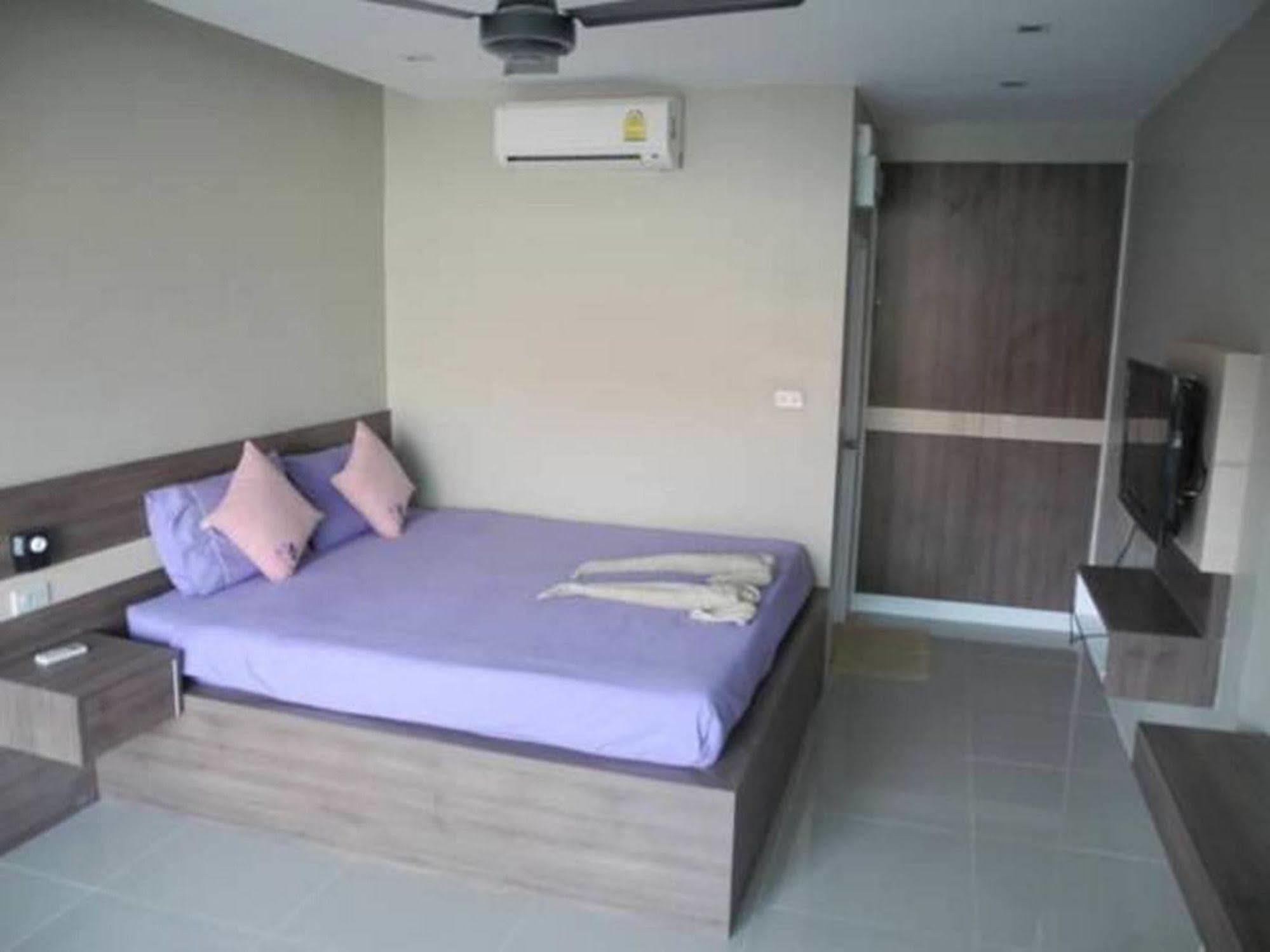 Bee Orchid Pool Villa Pattaya Exterior photo