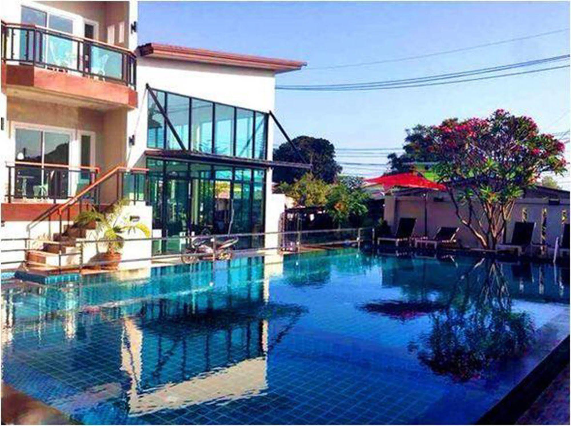 Bee Orchid Pool Villa Pattaya Exterior photo